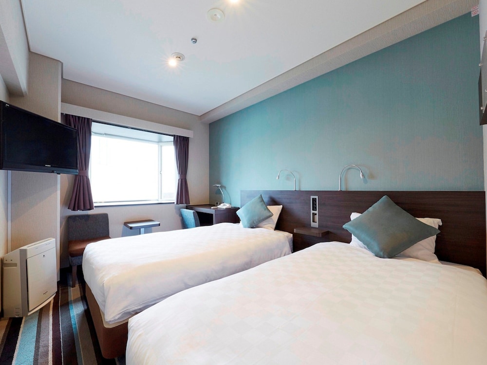 ROOM, TWIN BEDS, LOUNGE ACCESS