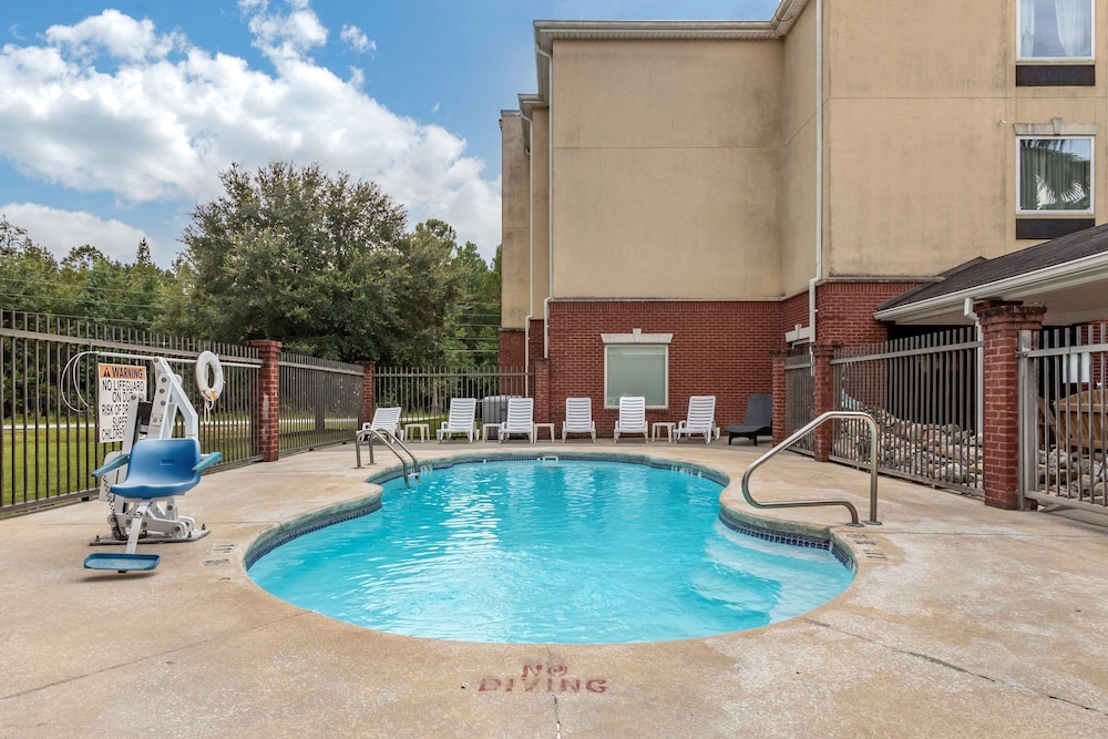 Comfort Inn Suites Statesboro 3/34
