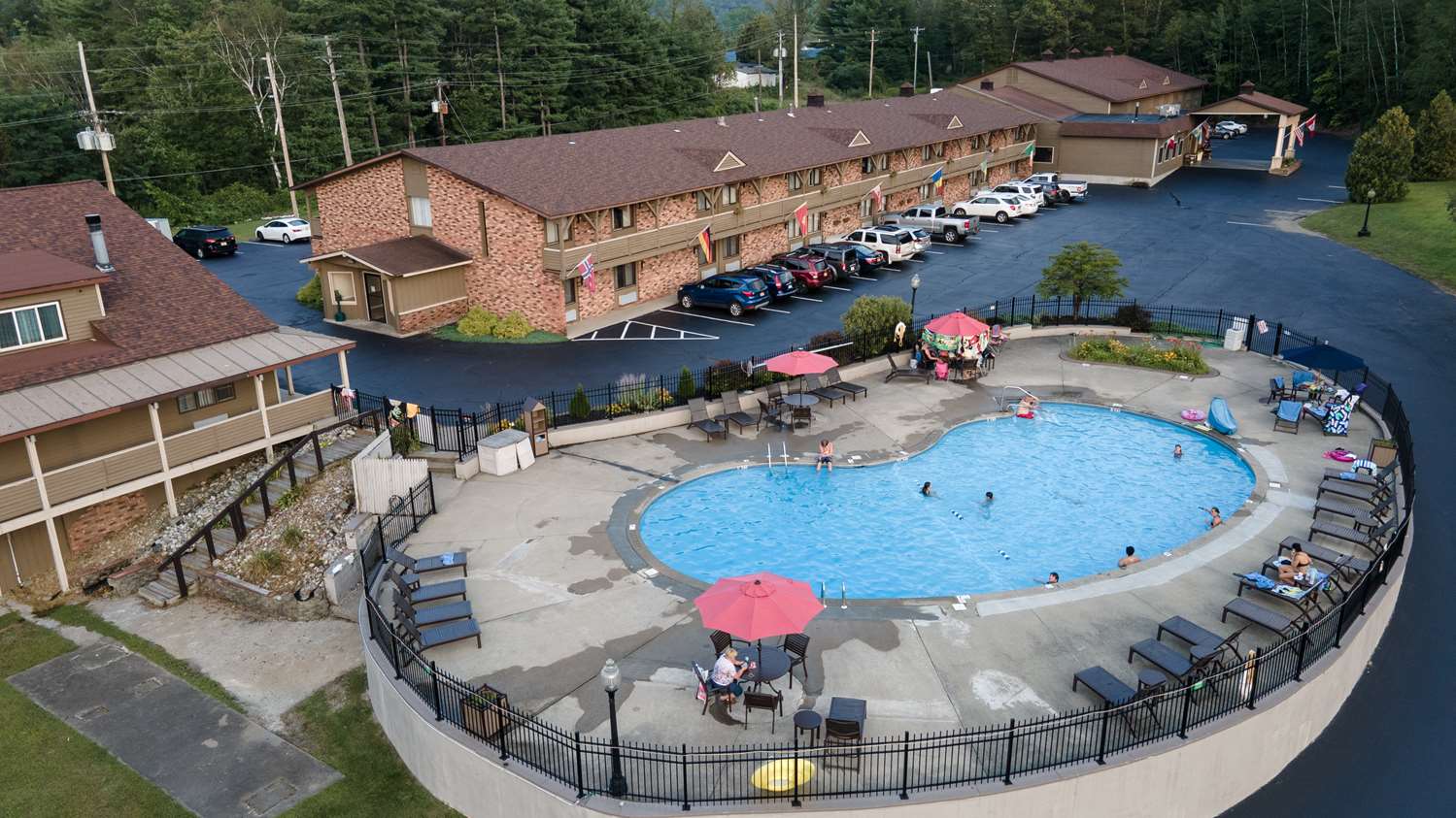 Skyline Hotel Lake George 50/53