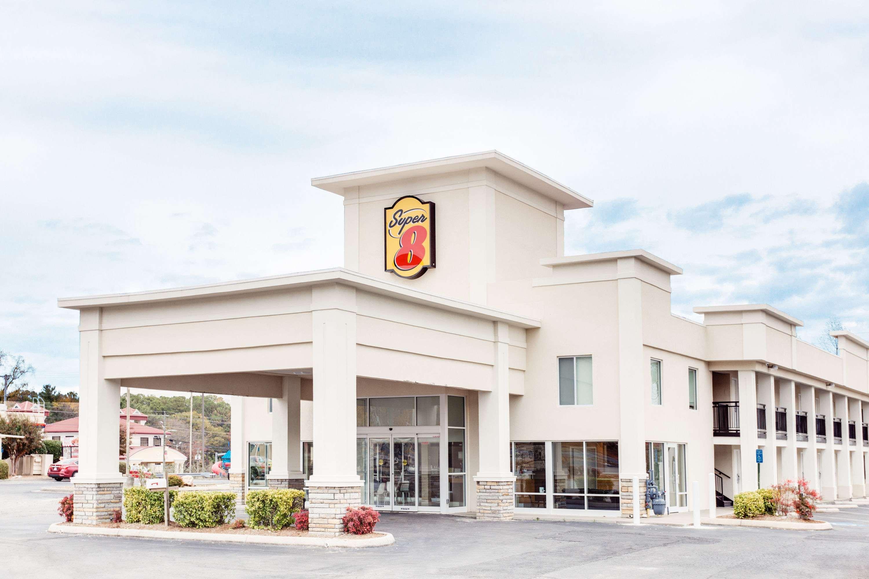 Super 8 by Wyndham Dalton 2/28