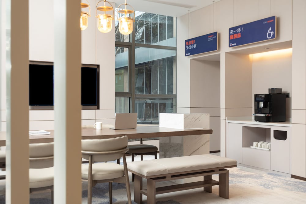 Holiday Inn Express Shanghai Gumei 39/56