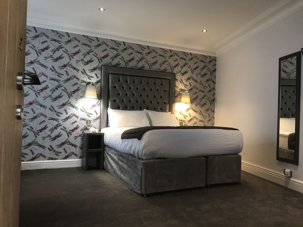 The Beverley Hotel 24/50