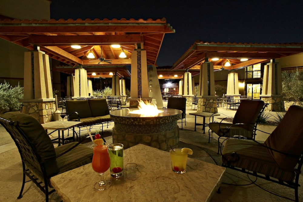Wyndham El Paso Airport Hotel and Water Park 24/39