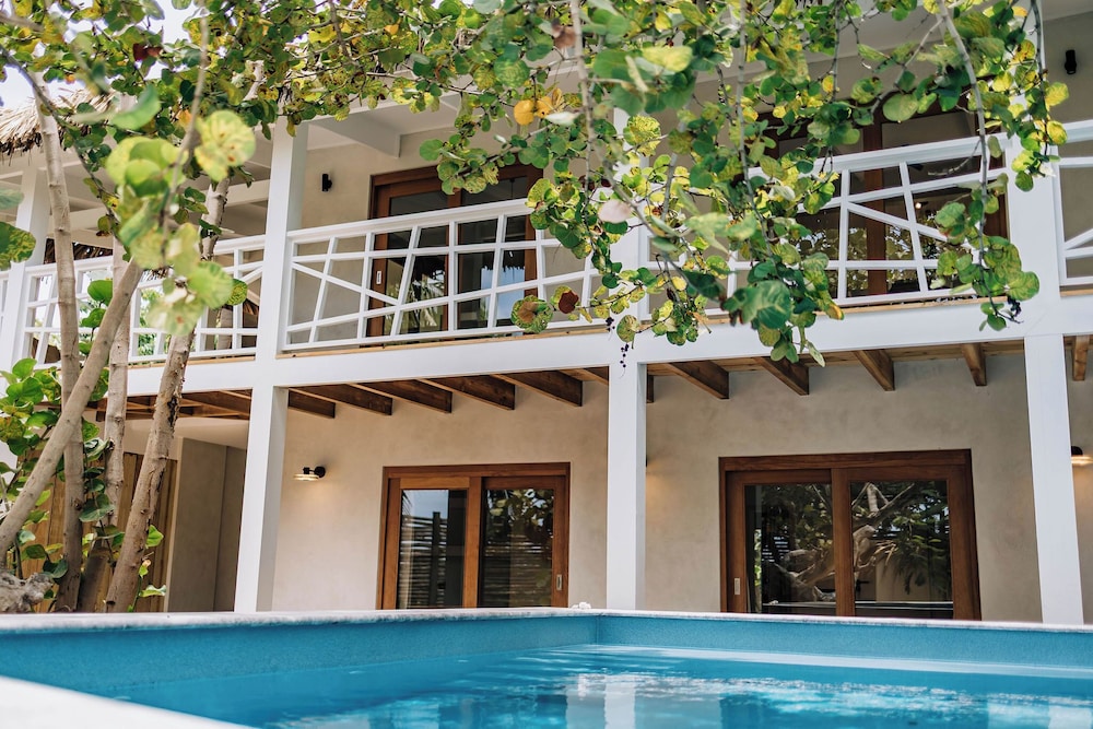Sorobon Beach Resort & Wellness 2/50