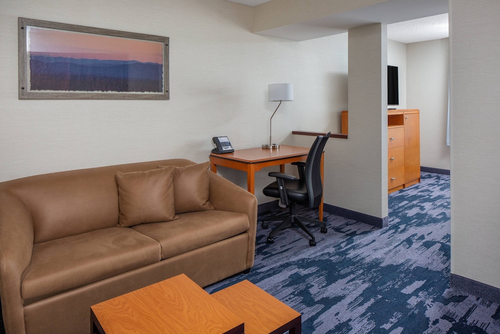 Fairfield Inn And Suites By Marriott Beaverton 12/14