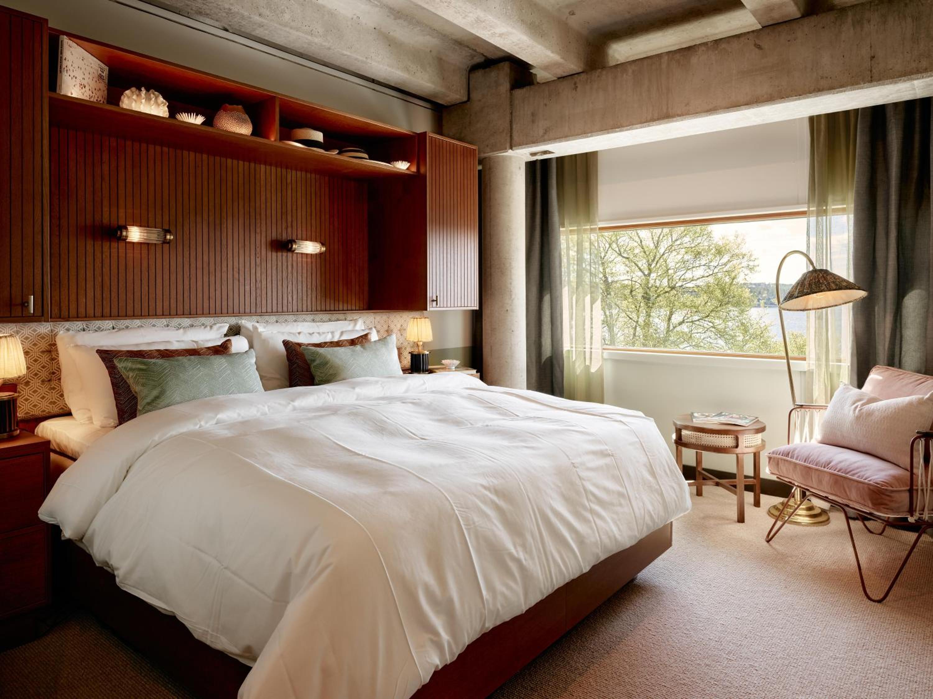 Deluxe, Double Bed