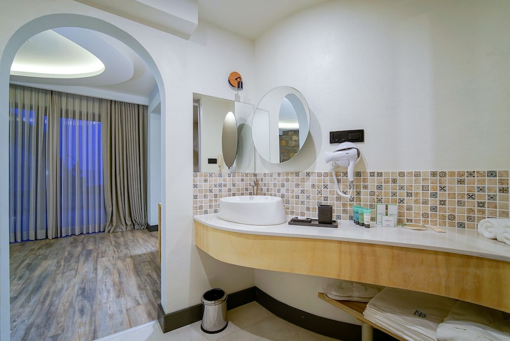 Cape Krio Boutique Hotel & SPA 48/50