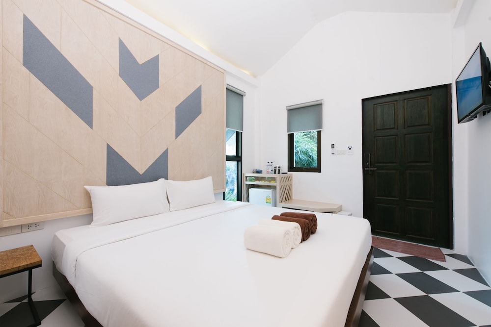 Tropical, Twin Beds