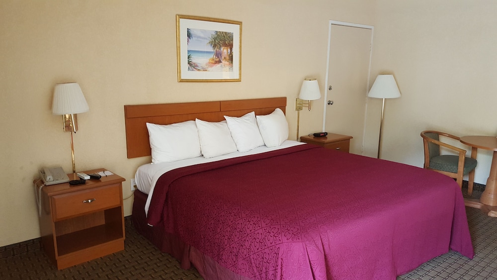 Econo Lodge Tampa near Busch Gardens 10/42