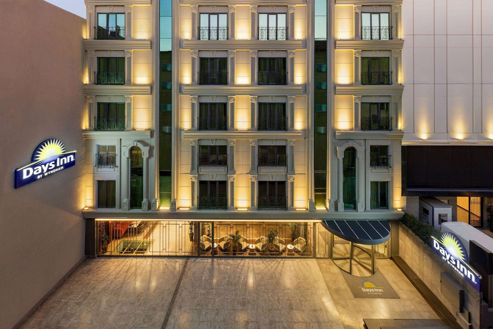 Days Inn by Wyndham Istanbul Bomonti photo1