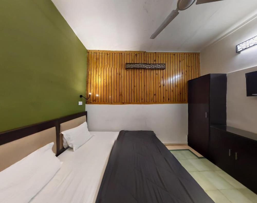 Joey's Hostel 8/47