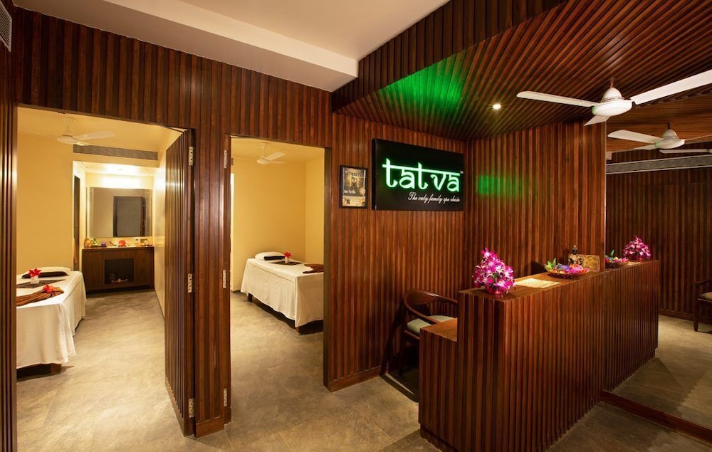 Marquis Beach Resort 30/50