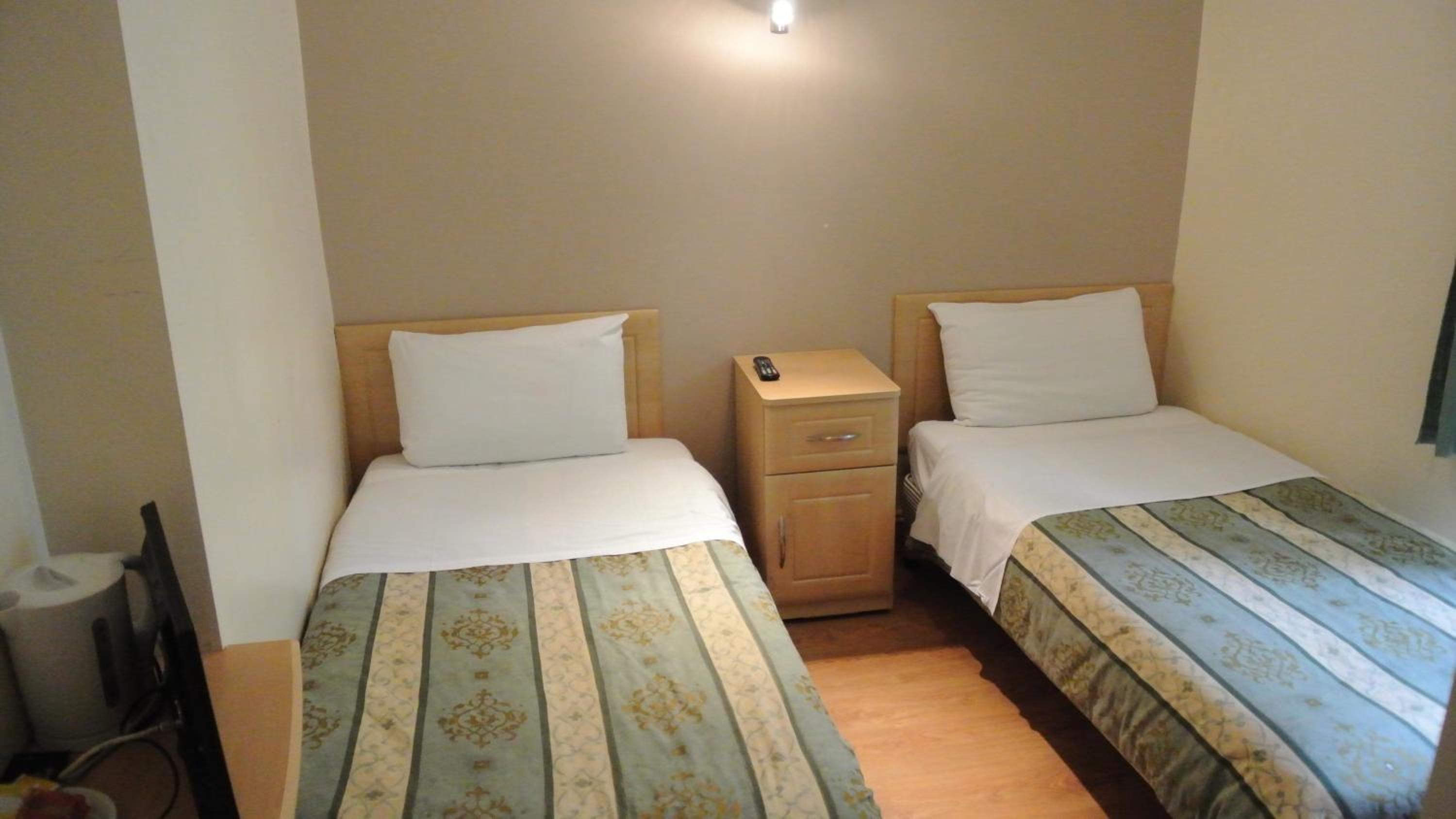 Carlton Hotel 30/53