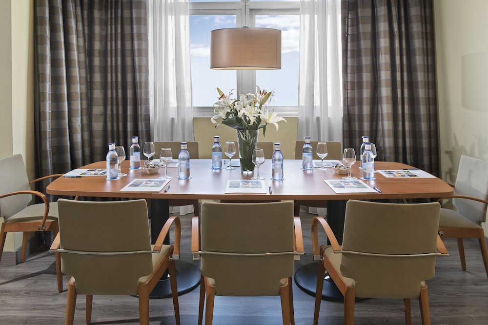 Elba Almeria Business & Convention Hotel 55/60