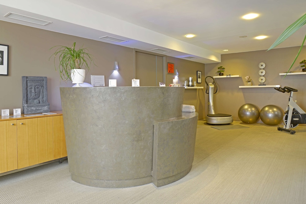 Radisson Blu Hotel Toulouse Airport Formerly Radisson Sas 12/74