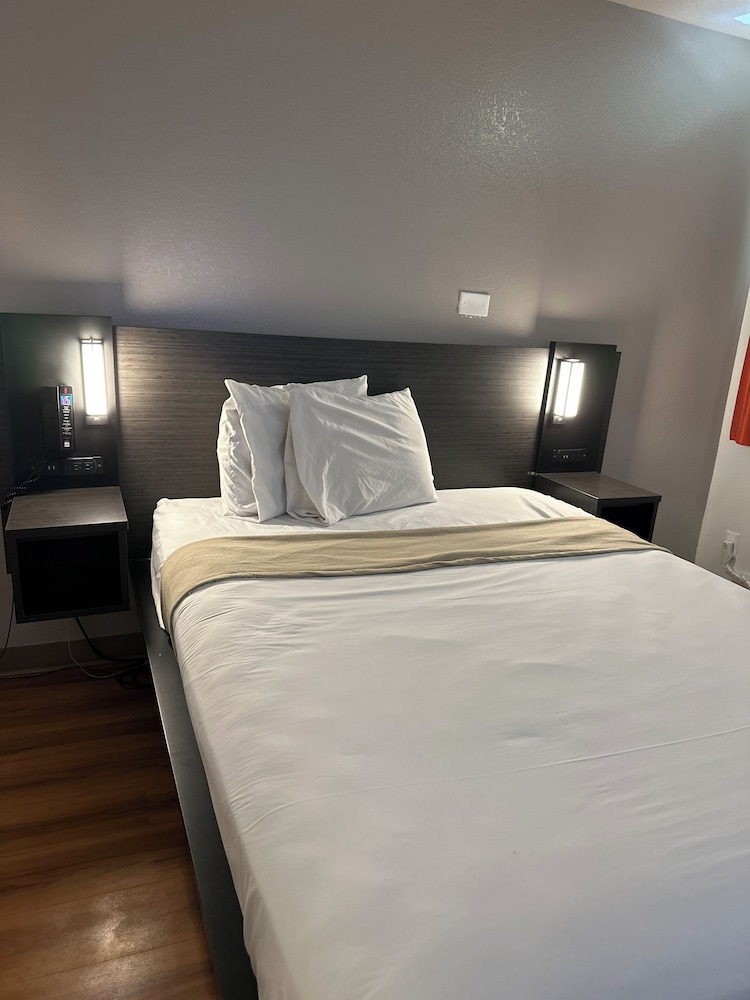 Motel6 Gulfport, MS – Airport 24/48