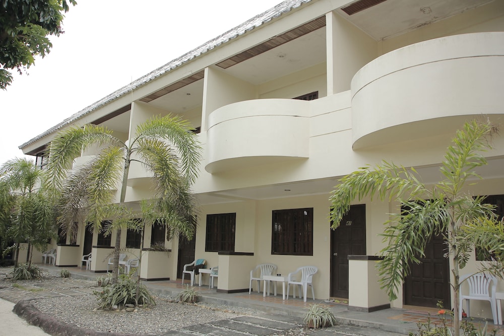 CASA PILAR BEACH RESORT 3/35