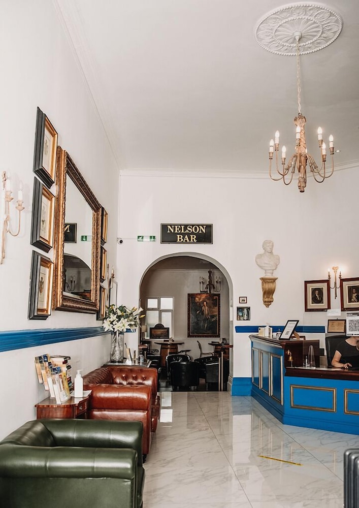 Keppels Head Hotel 6/50