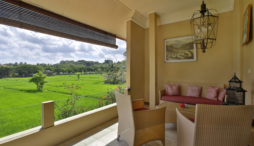 GREEN FIELD HOTEL AND BUNGALOW 26/50