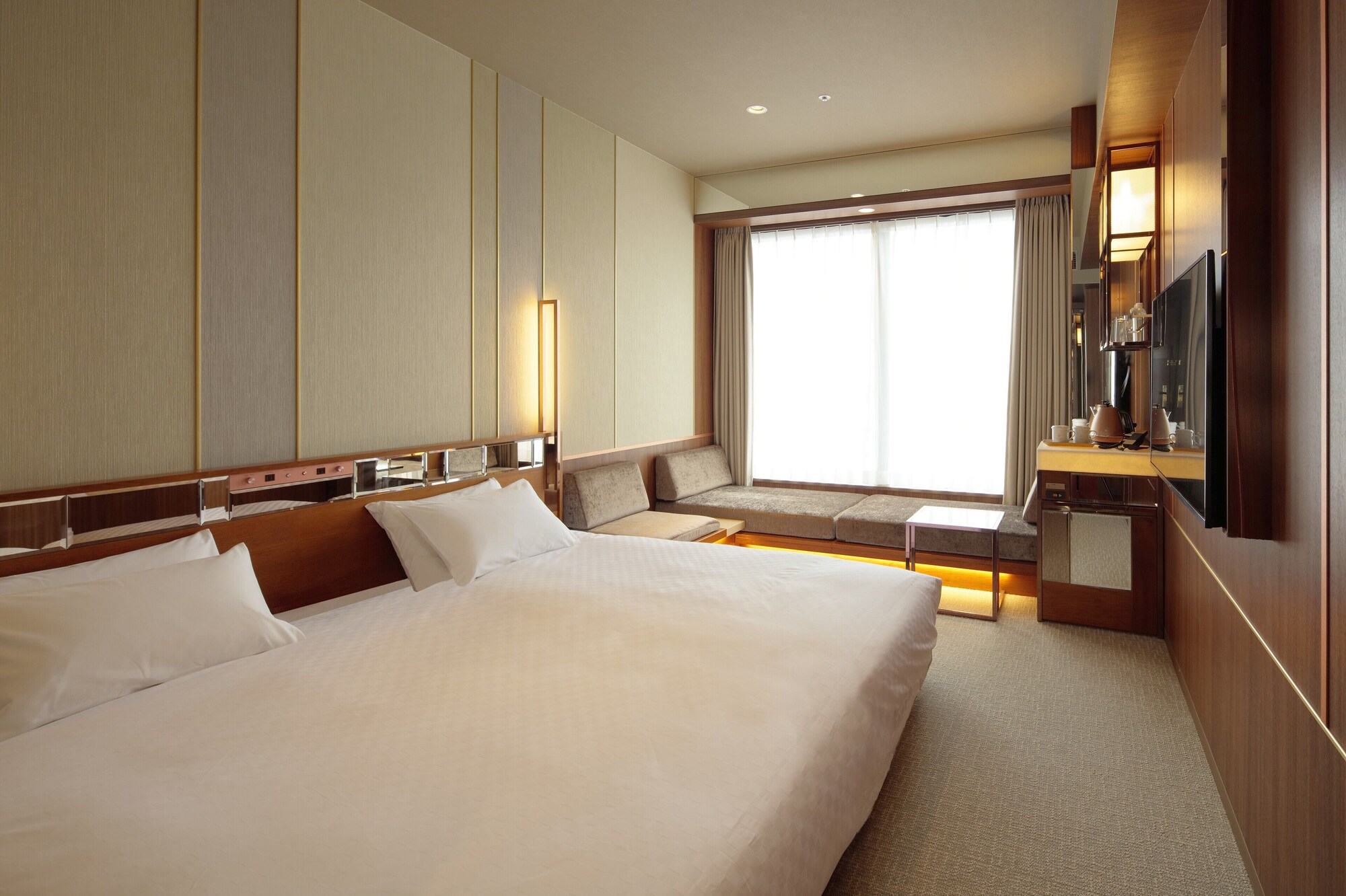ROOM, TWIN BEDS