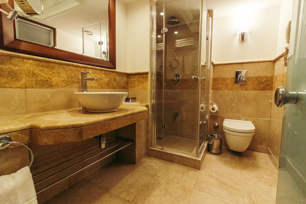 غرفة ديلوكس بسريرين مزدوجين بإطلالة على المدينة بغرفة نوم واحدة، Ck Farabi Hotel 3/5