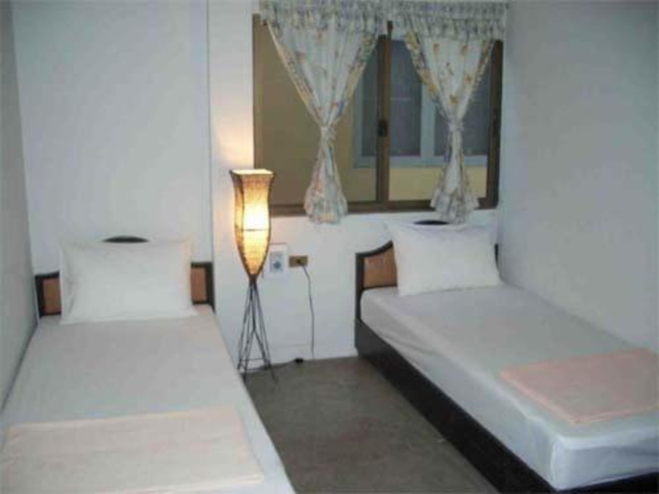 B&B House & Hostel 12/36
