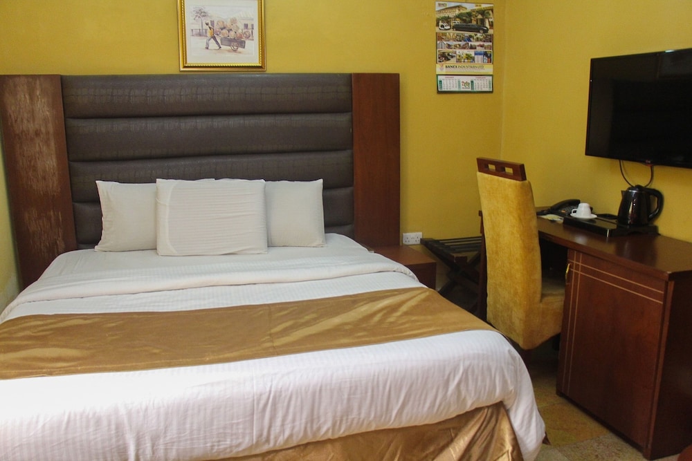Banex Hotel And Suites 13/50