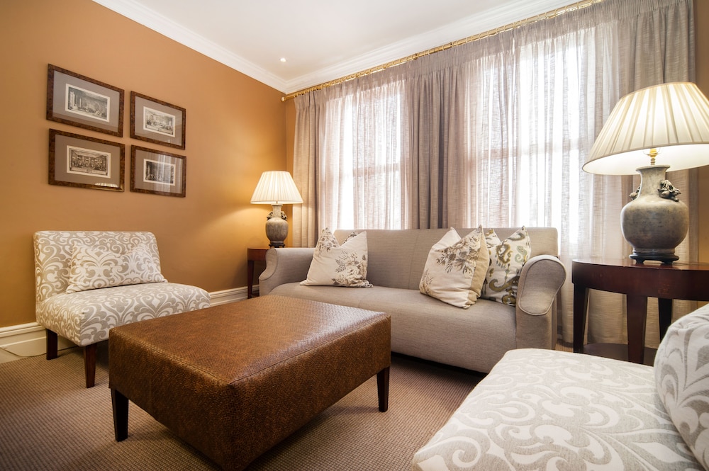 Quarters Hotel 30/32