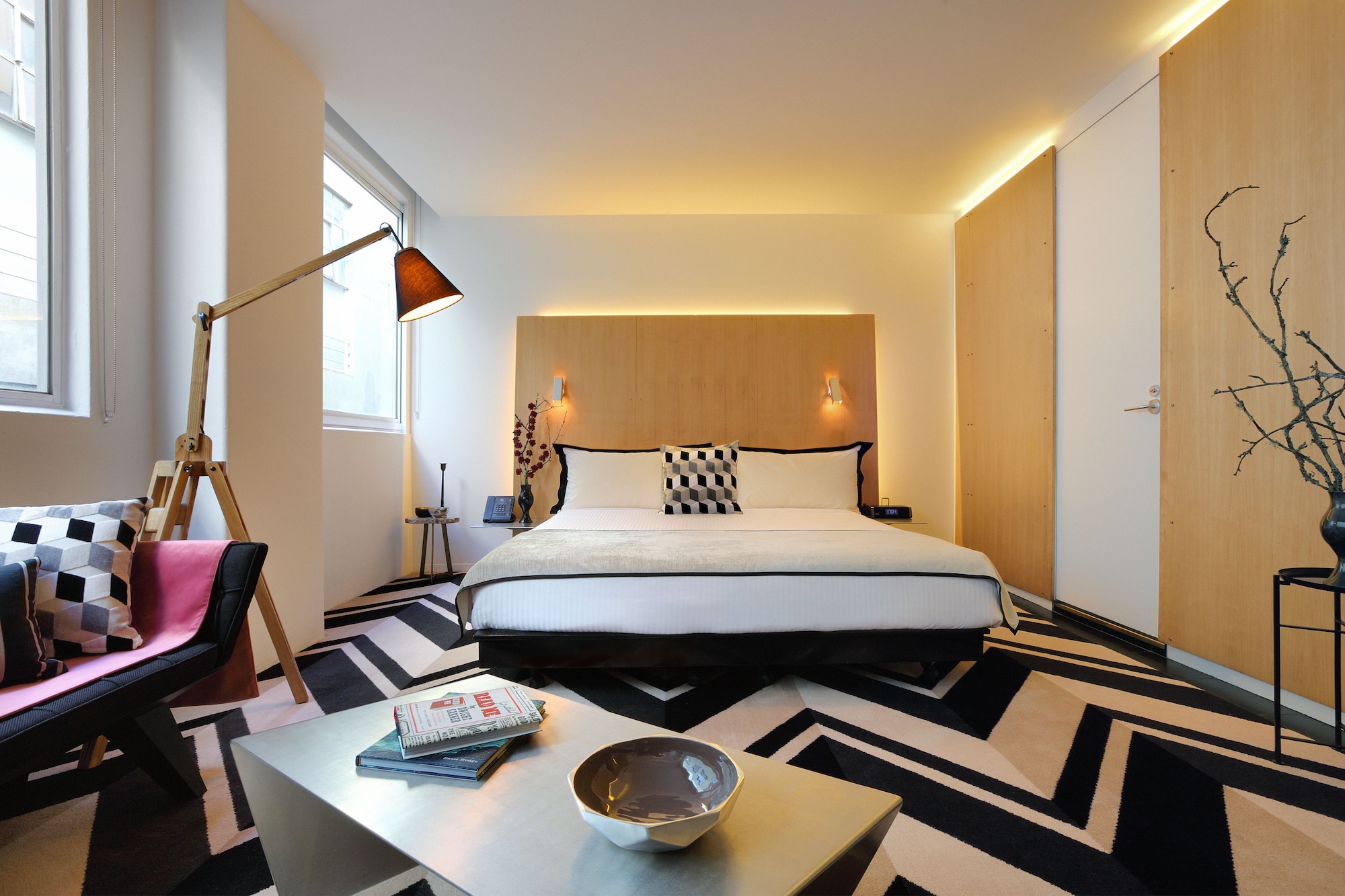 PREMIER, KING BED