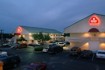 Homegate Studios & Suites San Antonio Medical Center I-10 44/49
