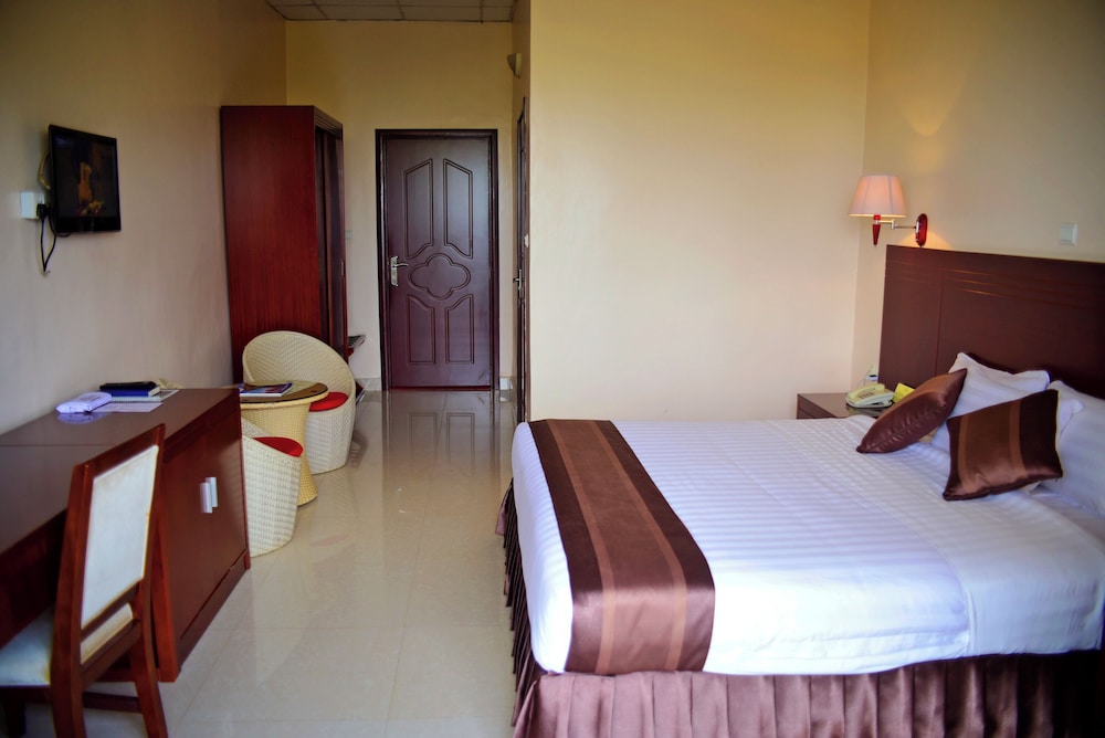 Nobleza Hotel 4/50