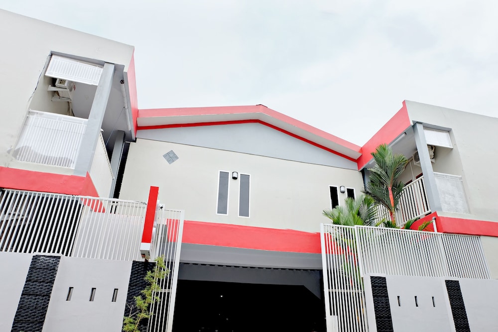 OYO 2595 Hotel Jinan Makassar 3/24