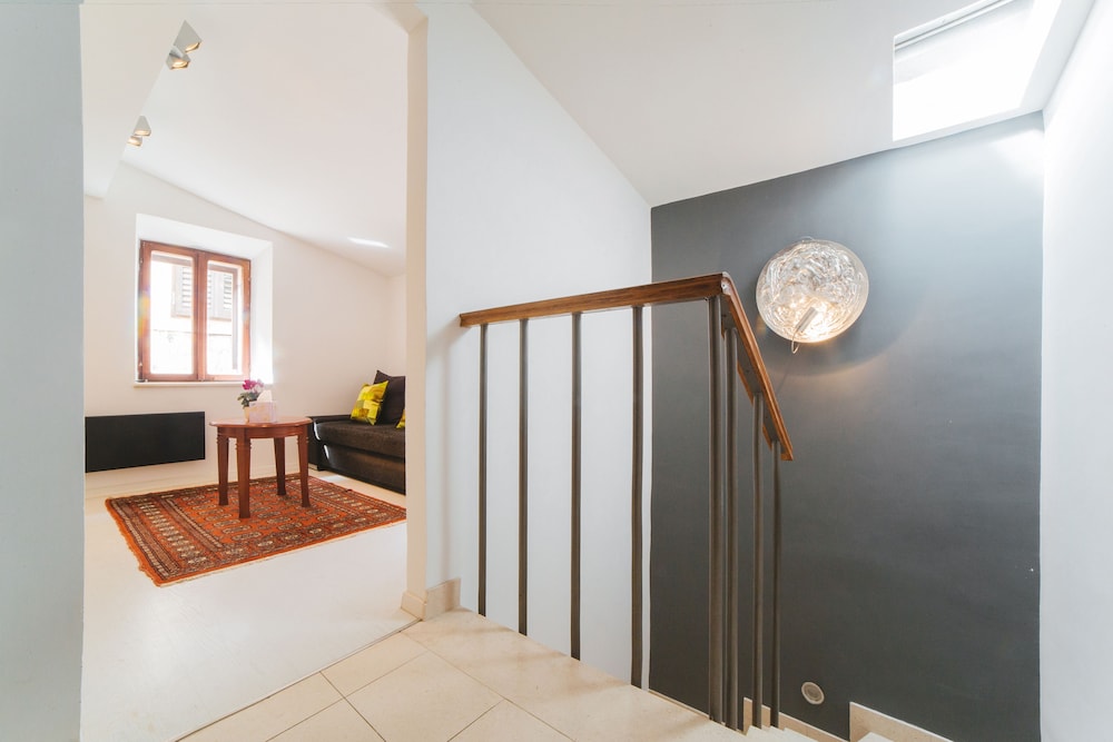 House Karkovich 4/42