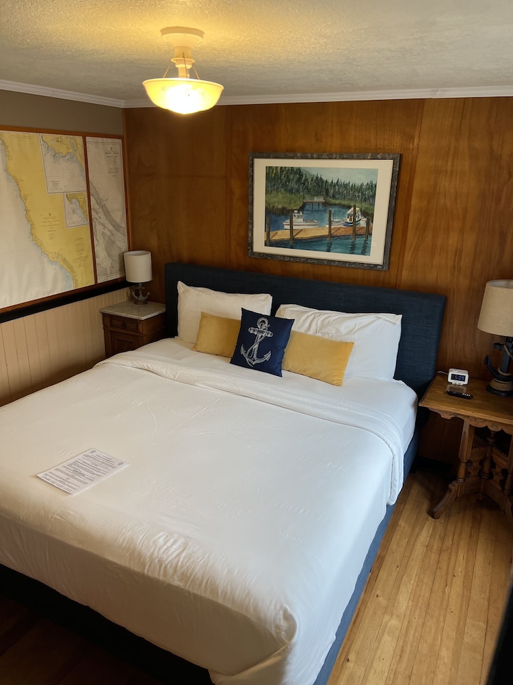 Anchor Inn Resort 9/50