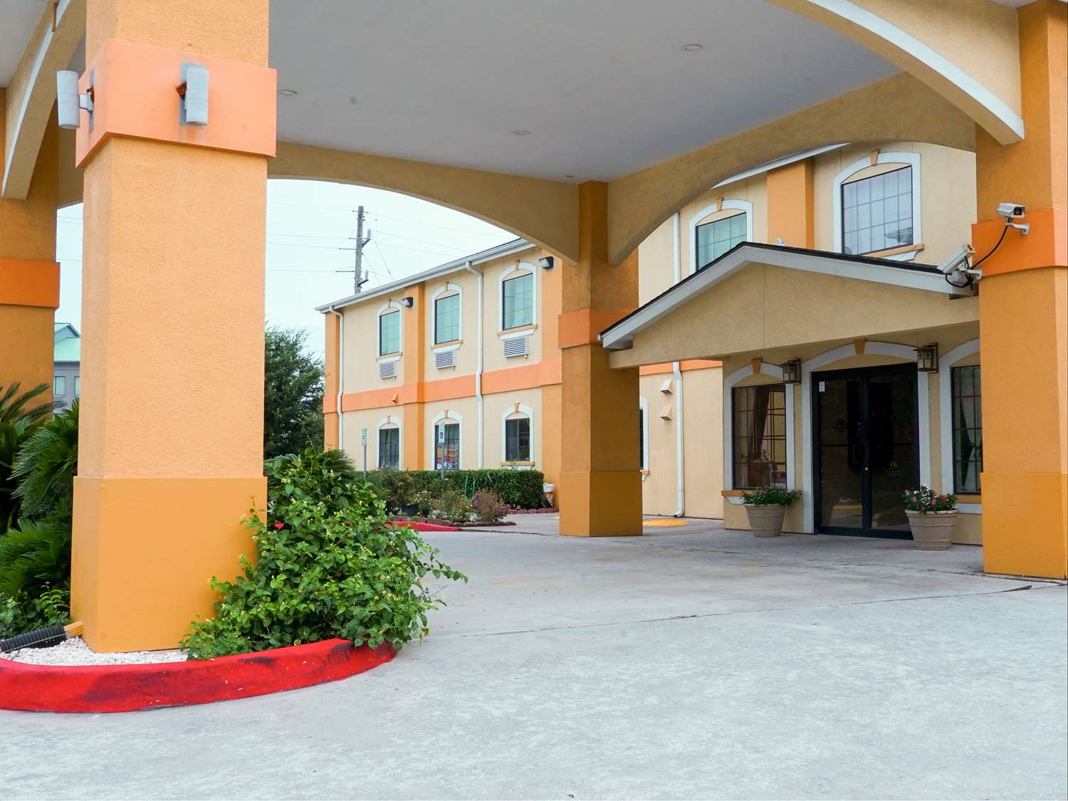 Americas Best Value Inn & Suites Bush Intl Airport 5/23
