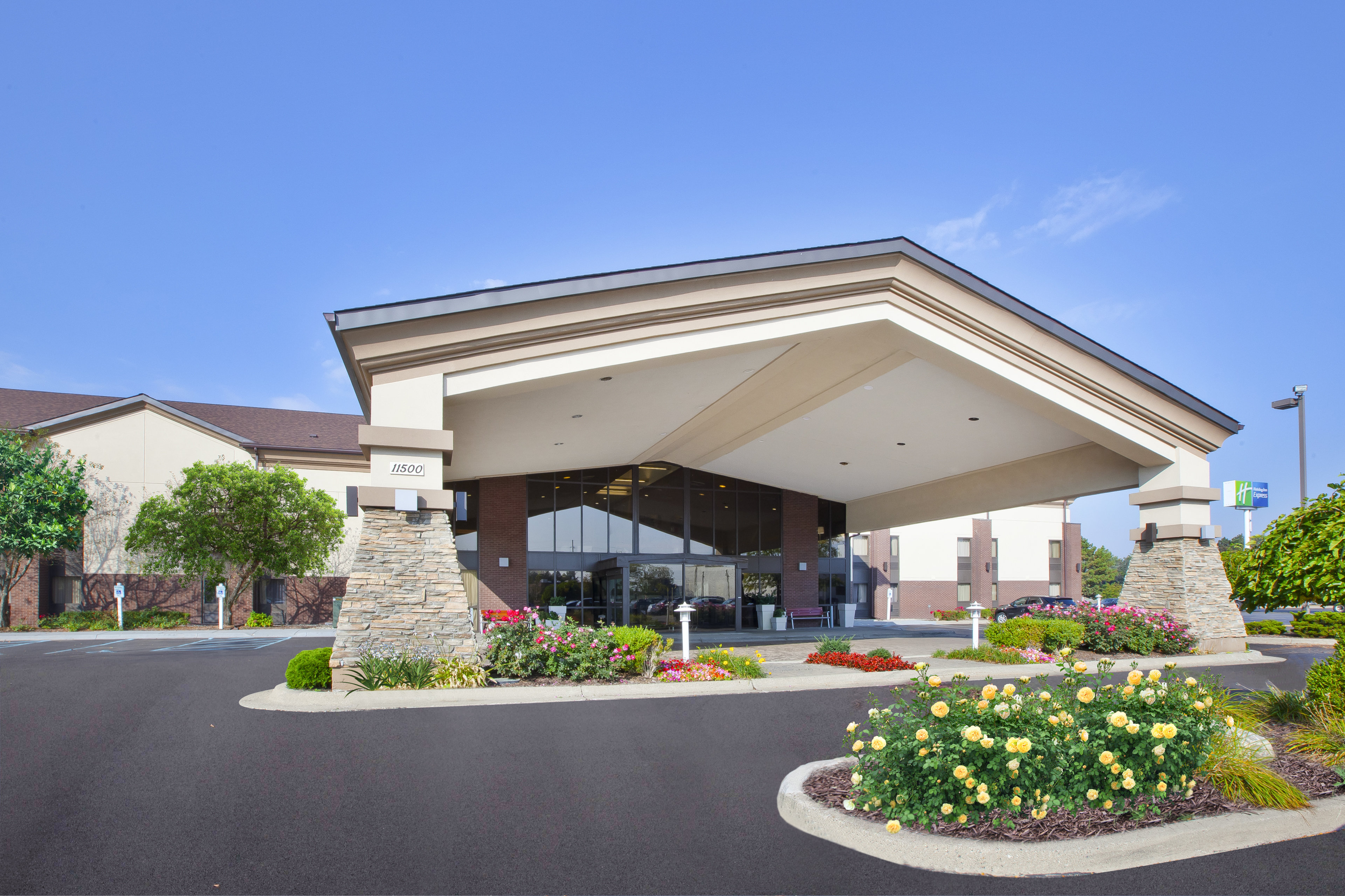 Holiday Inn Express Detroit-Warren (Gm Tech Ctr), an IHG Hotel 4/56