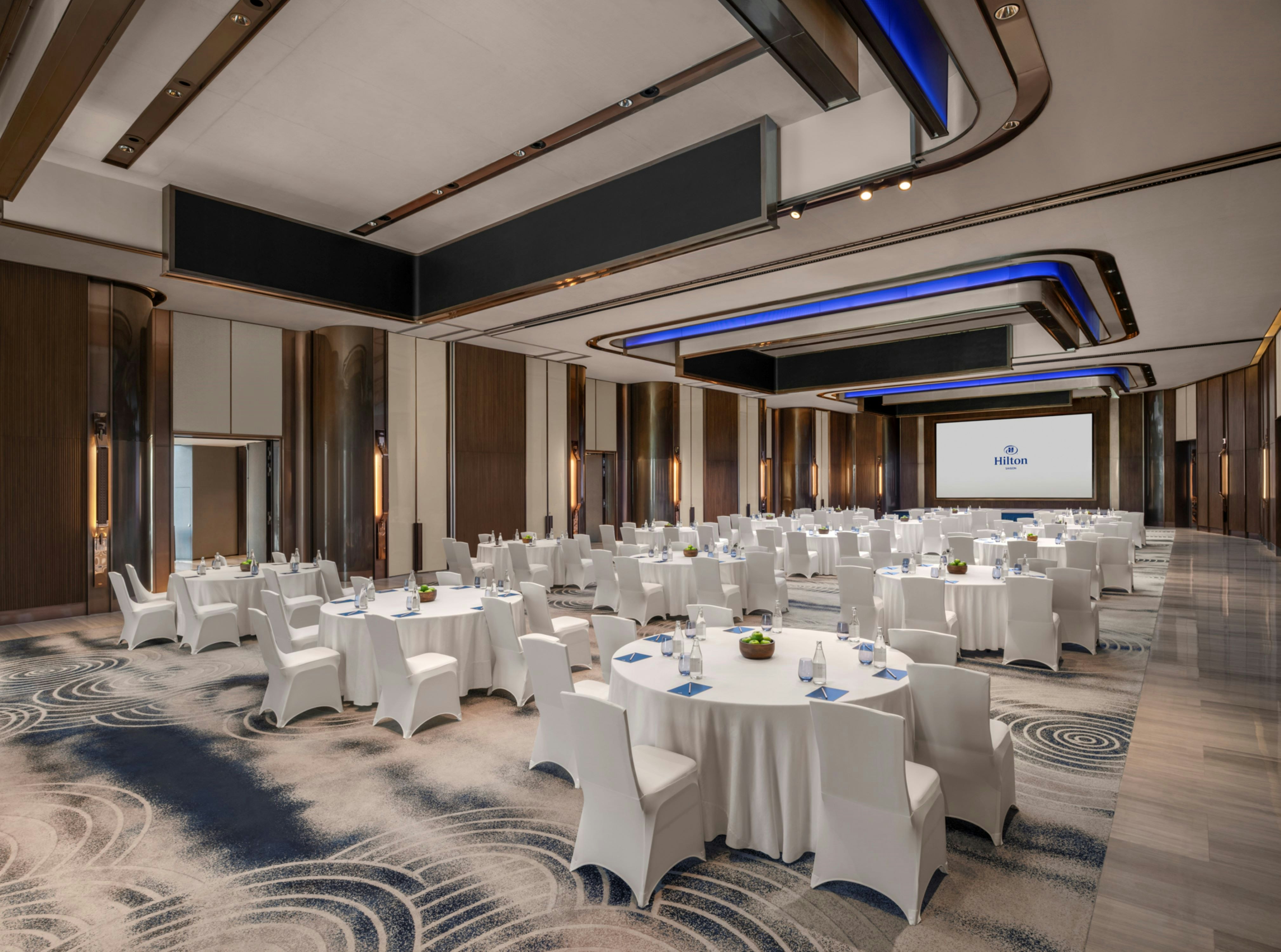 Hilton Saigon 42/55