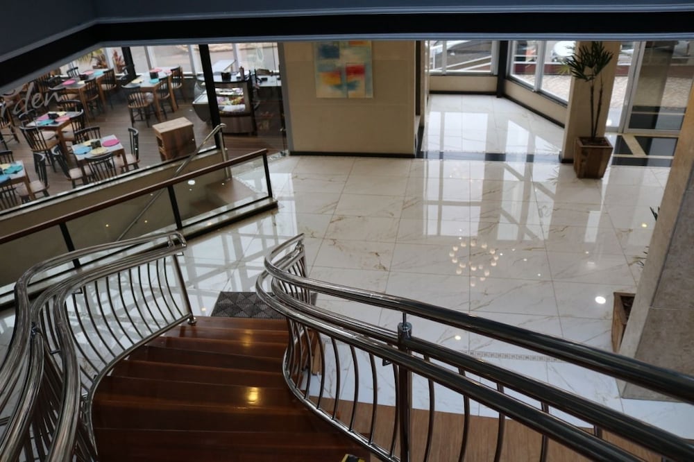 Riellis Center Hotel 2/24