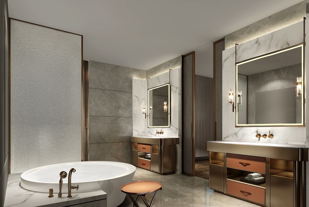 Crowne Plaza Qingdao Jinshui 19/84