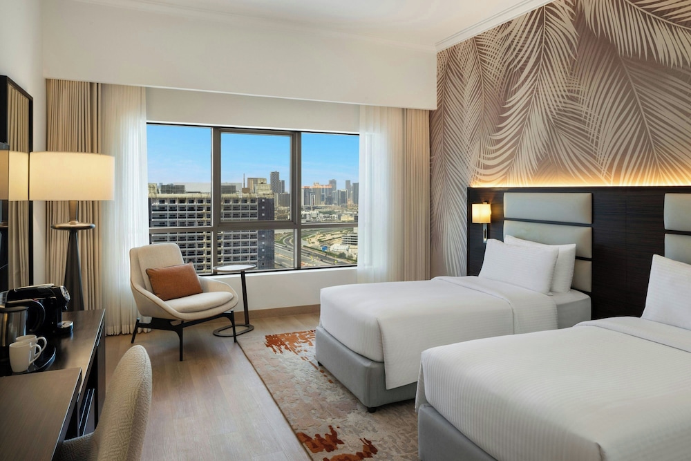 DELUXE, TWIN BEDS, CITY VIEW