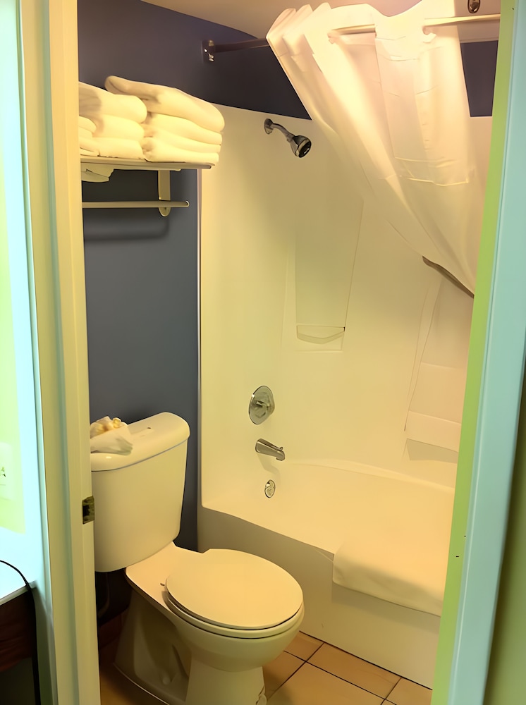 Days Inn by Wyndham Gilroy 19/21