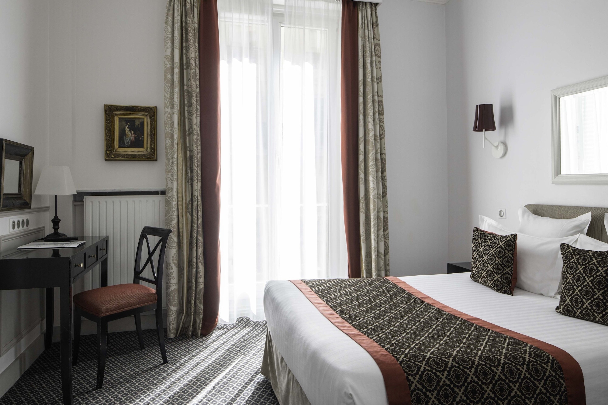 ROOM, SINGLE