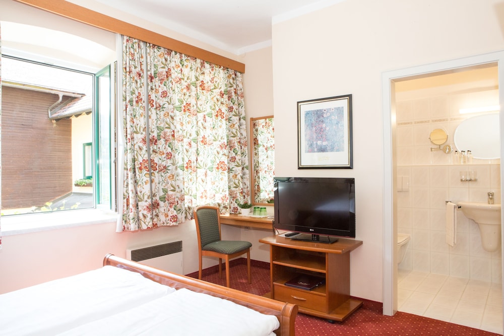 Inselhotel Faakersee 48/63