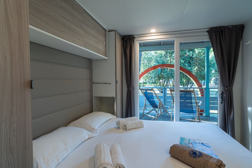 Club Del Sole Marina Julia Family Collection 16/57