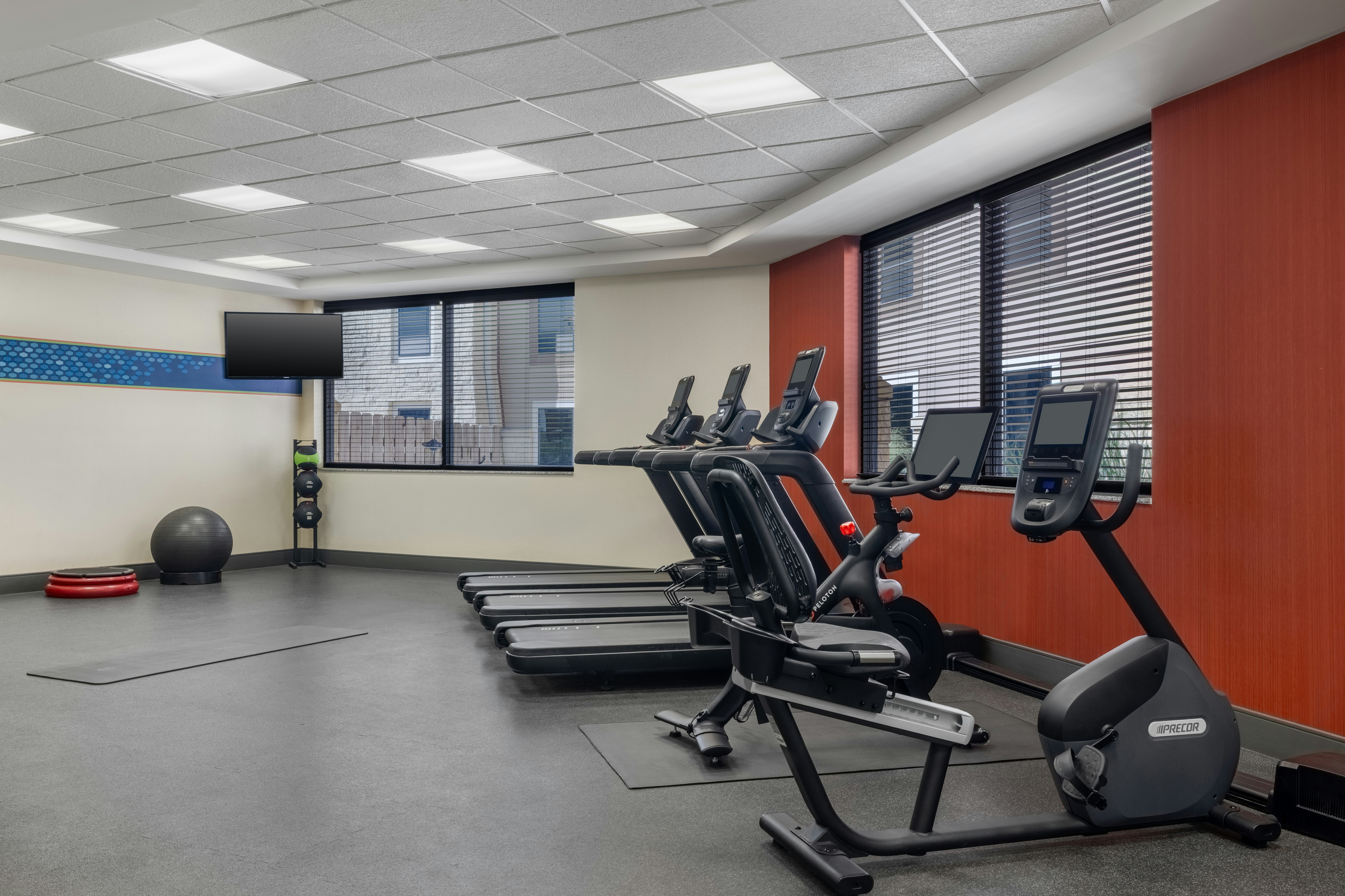 Hampton Inn & Suites I-35/ Mulvane 27/51