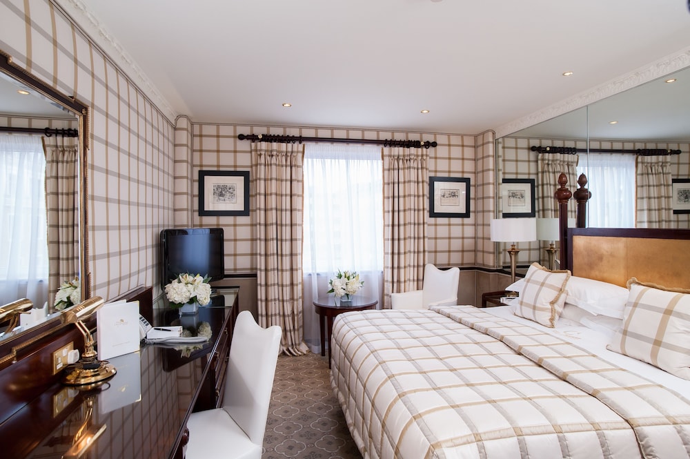 The Chesterfield Mayfair 20/84