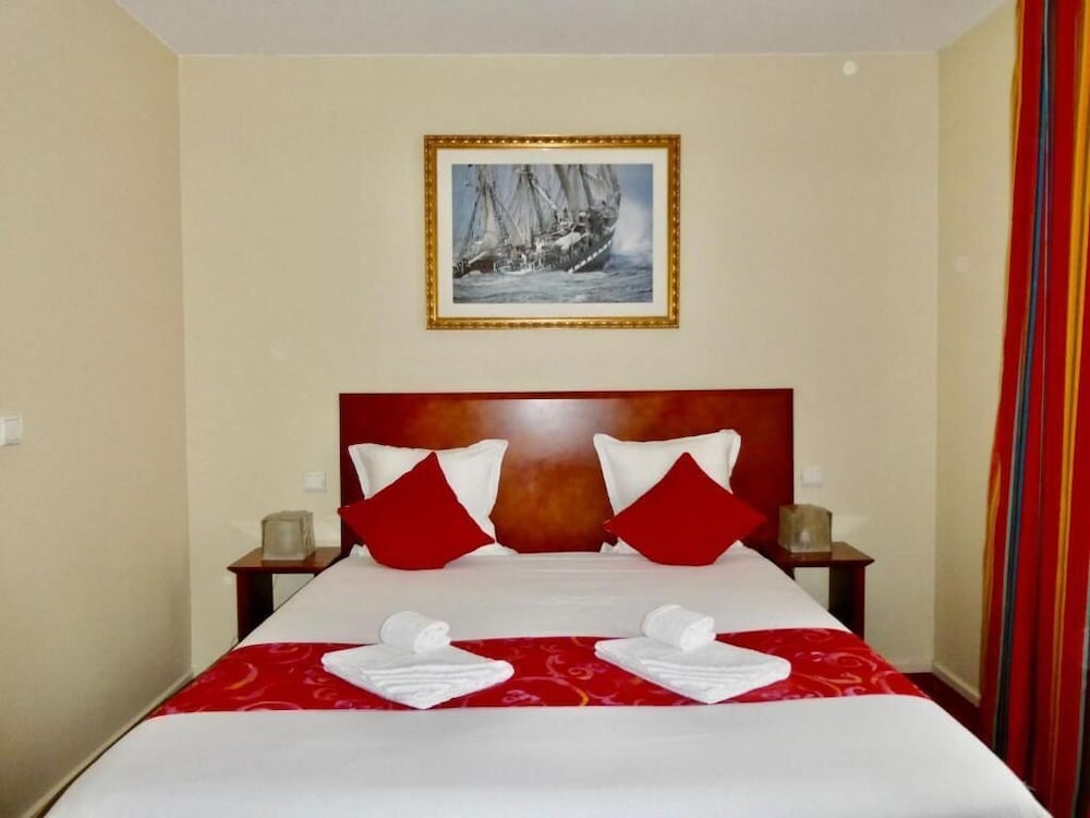 Hotel Bellevue Montmartre 4/48