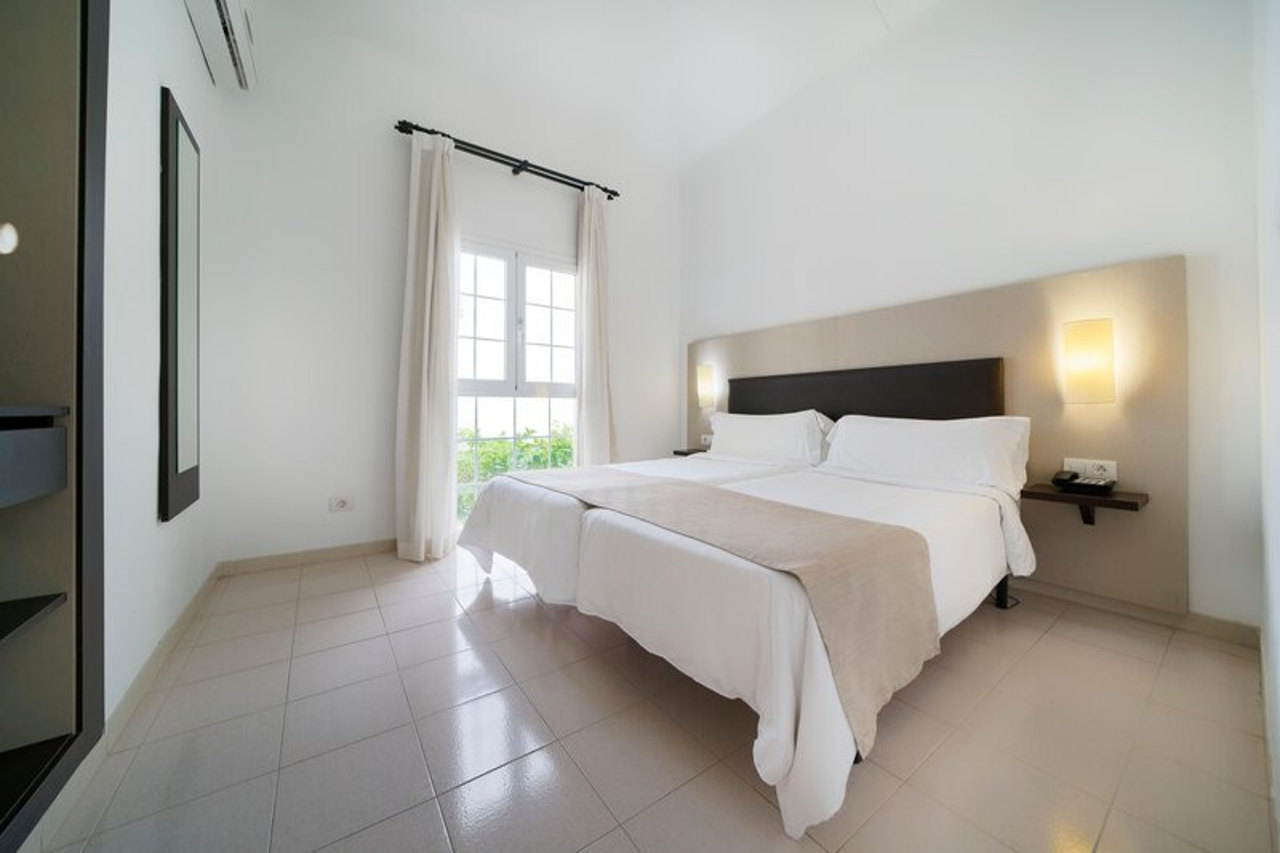 BLUESEA Bahia Fanabe and Villas 11/52