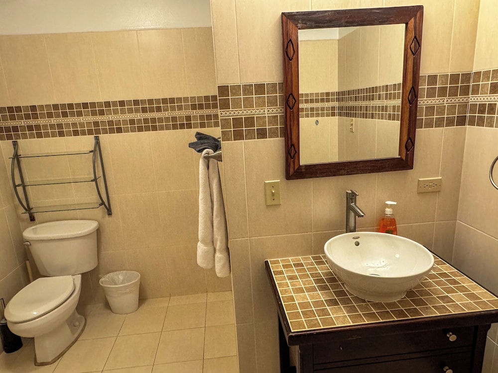 Caribbean Shores Bed & Breakfast 49/50