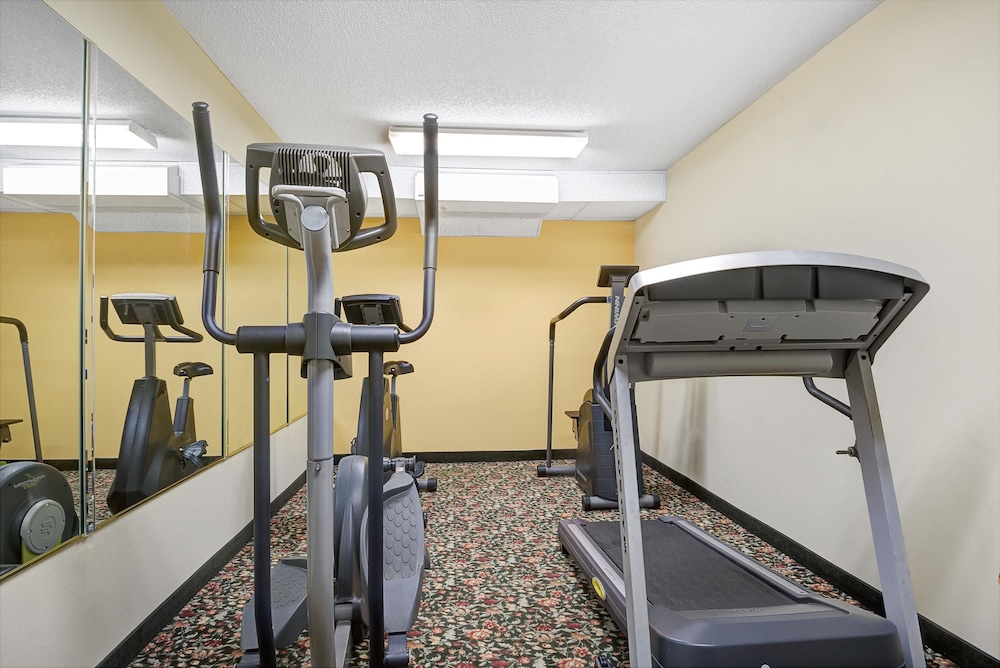 Days Inn By Wyndham Burlington East 1/31